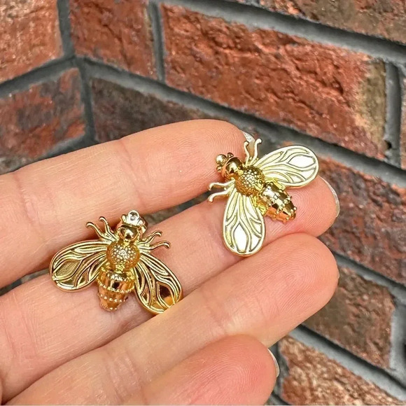 Bee Golden 18K Gold Plated Stainless Steel Waterproof Earrings - Picture 14 of 15